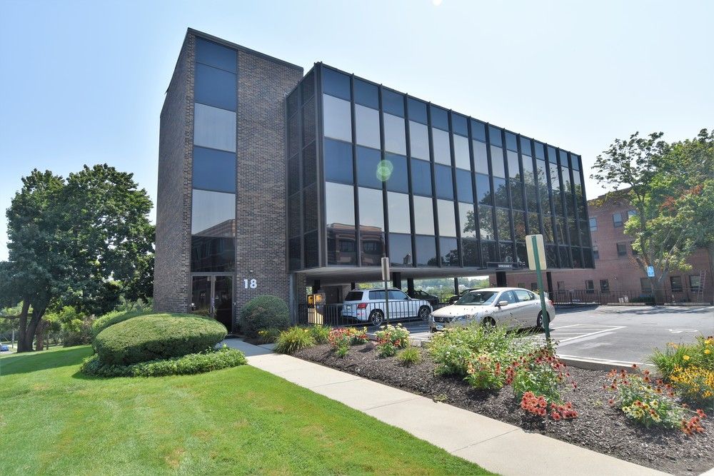 18 North Main Street, West Hartford, CT 06107